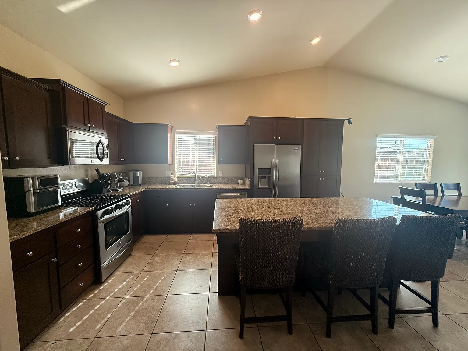 4 bed, 1780 sqft, $2,500 — Photo 4