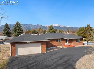 2490 Mesa Rd, Colorado Springs, CO 80904