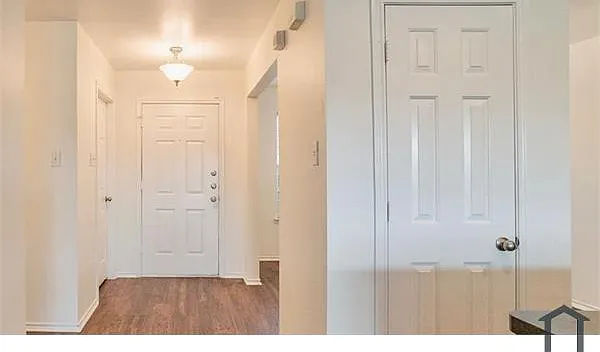 3 bed, 1353 sqft, $2,000 — Photo 3