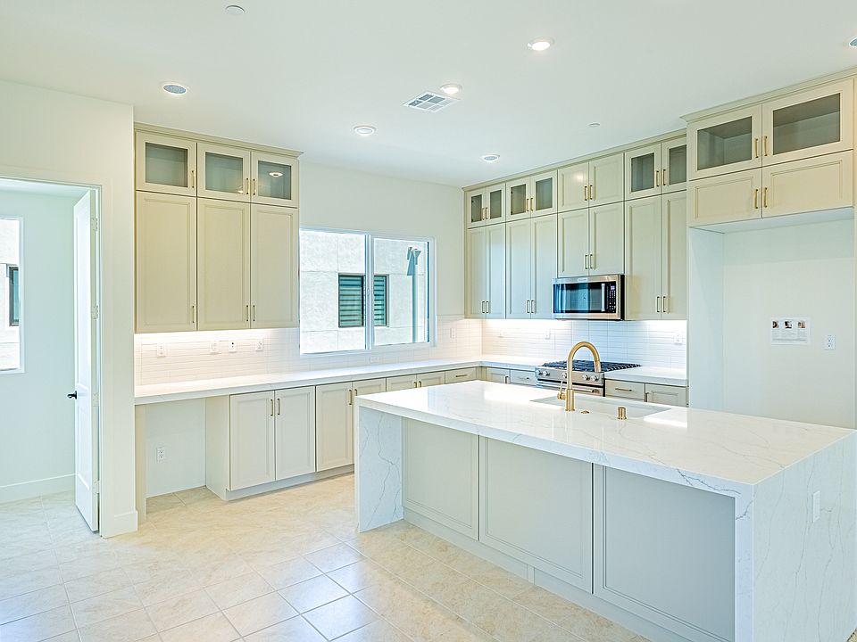 1st image of 2122 Skylar Pl