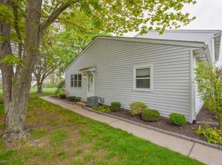 2499 Royal County Down APT A, Uniontown, OH 44685