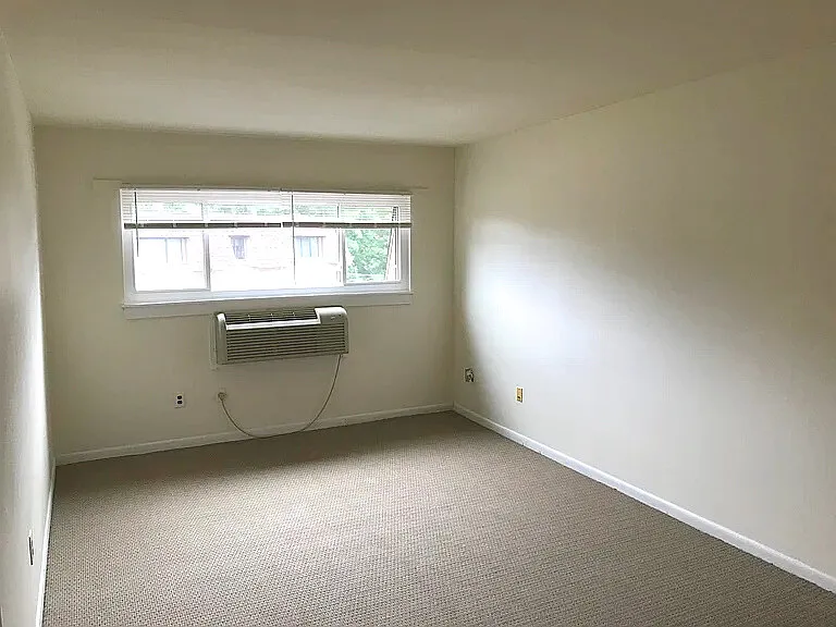 158 W Cedar St #7 — Photo 3