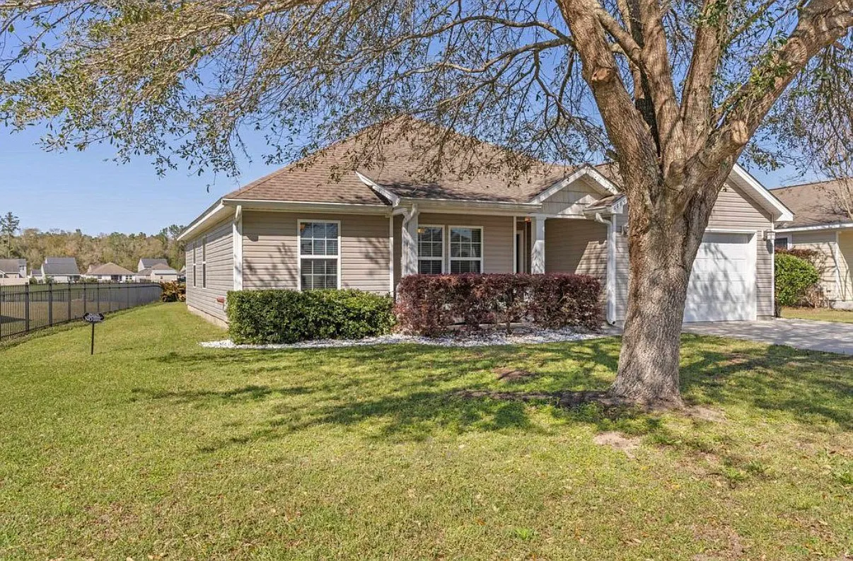 3 bed, 1264 sqft, $2,100 — Photo 2
