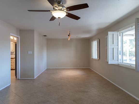 Additional Living Room