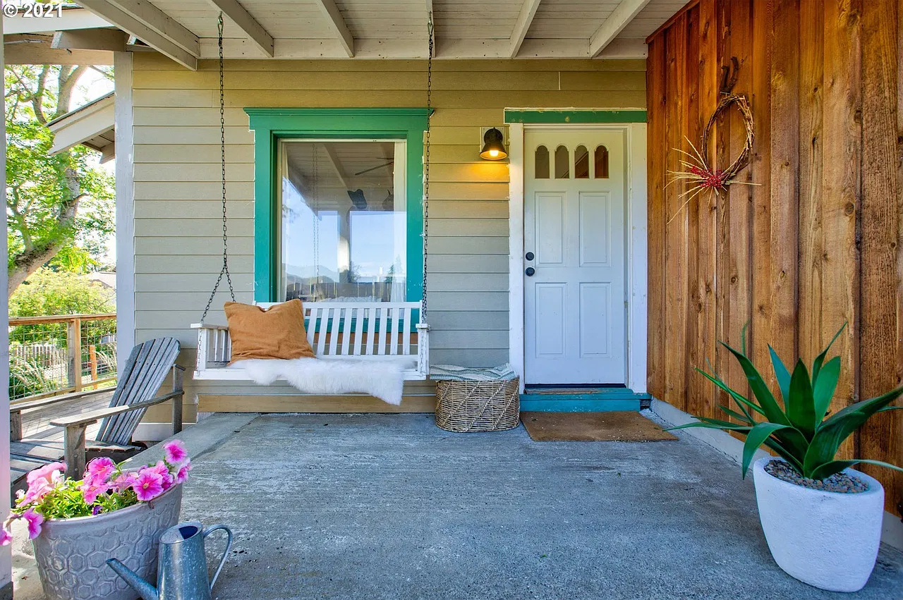 3 bed, 1000 sqft, $2,250 — Photo 1