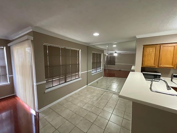 2nd image of 2300 Old Spanish Trl APT 1100
