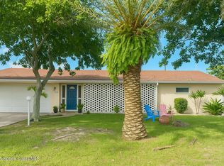 302 W Osceola Ln, Cocoa Beach, FL 32931