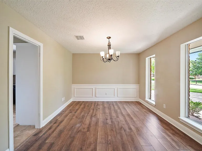 3602 Cobleskill Ct — Photo 3