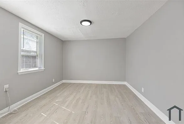 3913 Dolfield Ave — Photo 4