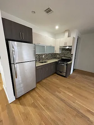 Rented by Phoenix Home Realty | media 2