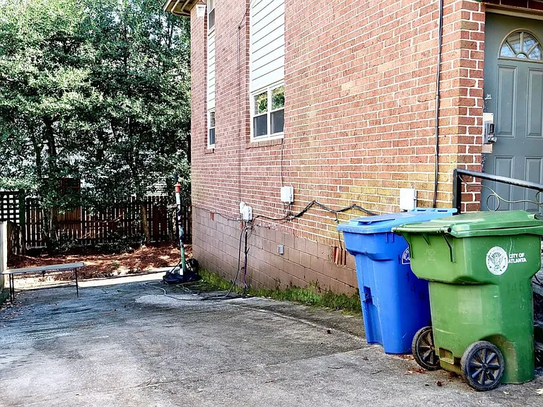 145 Hale St NE #1 — Photo 12