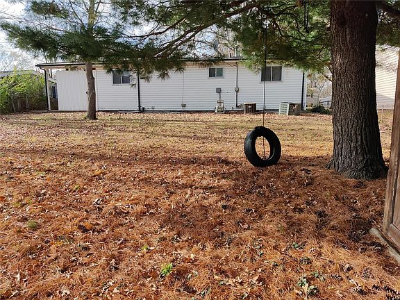 2nd image of 1750 Beverly Dr