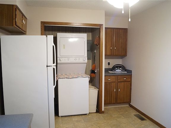 2nd image of 504 E 24th St S