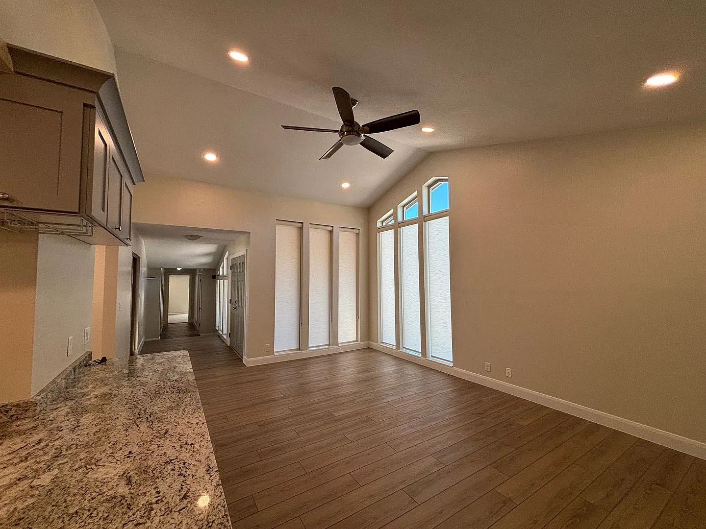 Spacious Remodeled Home For Rent! — Photo 4