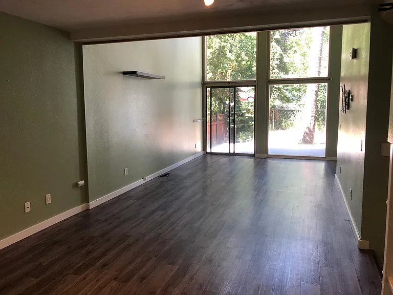 1007 NW Bryant St — Photo 7