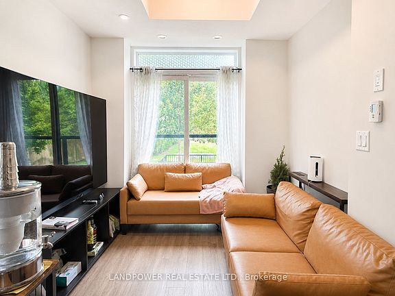 2nd image of 51 Winlock Park #30
