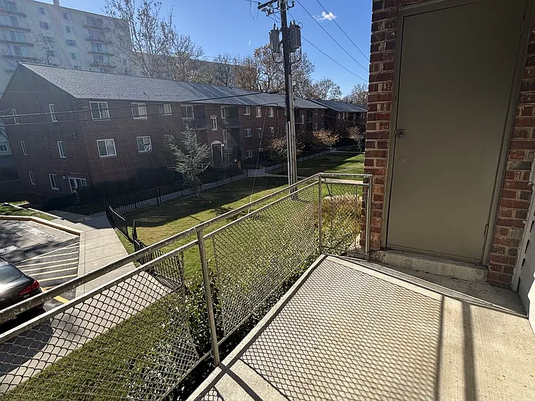 Gateway Gardens — Photo 18