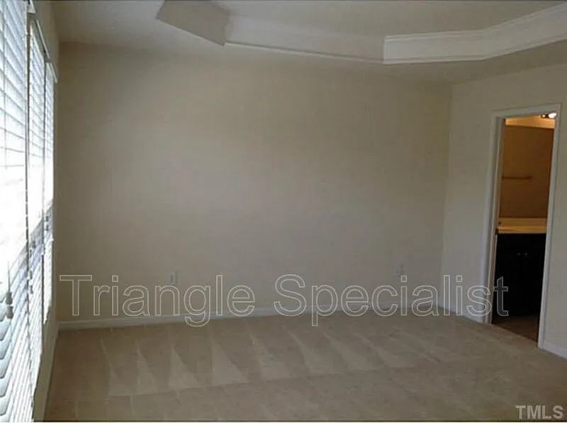 3 bed, 2.5 bath, 1564 sqft, $1,695 — Photo 4