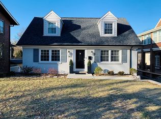 7831 Greensfelder Ln, Saint Louis, MO 63130