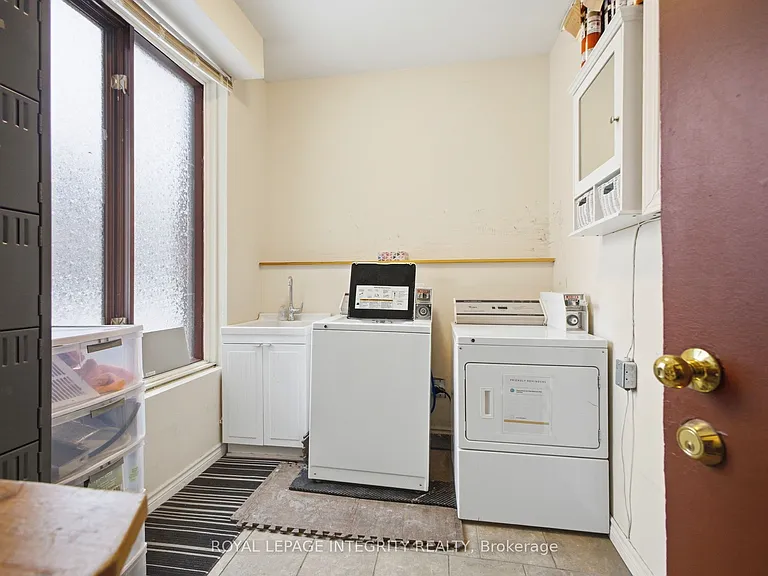 172 Cobourg St #B — Photo 5