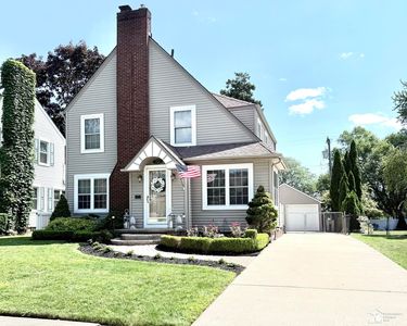 2681 Lenox St, Trenton, MI, 48183