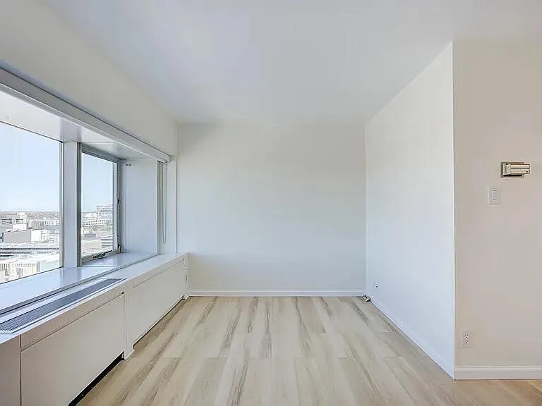 555 E William St #16G — Photo 5