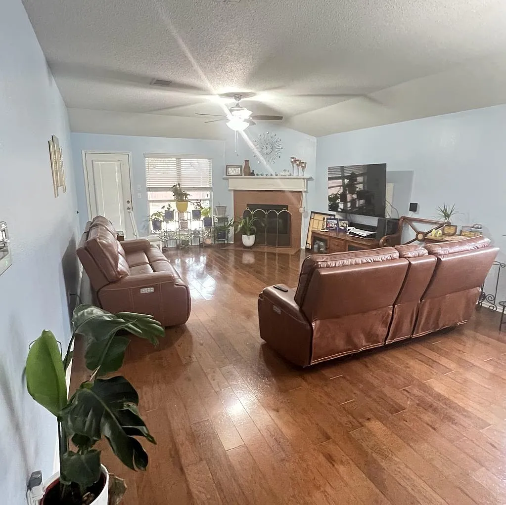 Building Photo - 9933 Carter Dr