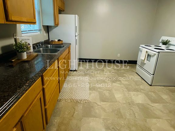5th image of 2427 Wilson Ave