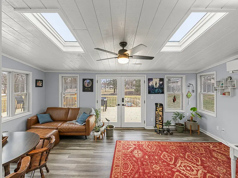 20 W Brown St — Photo 14