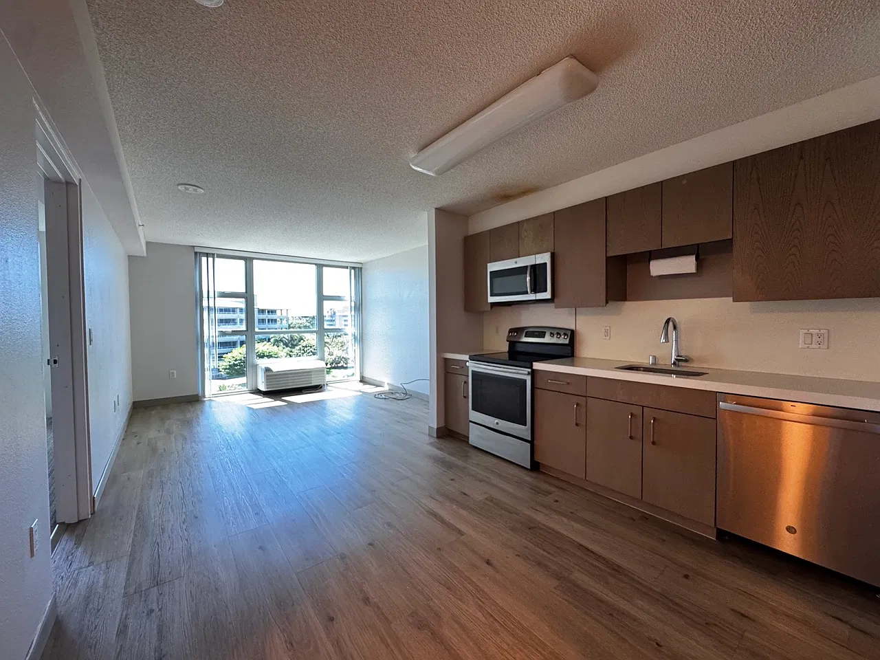 2 bed, 725 sqft, $2,900 — Photo 1