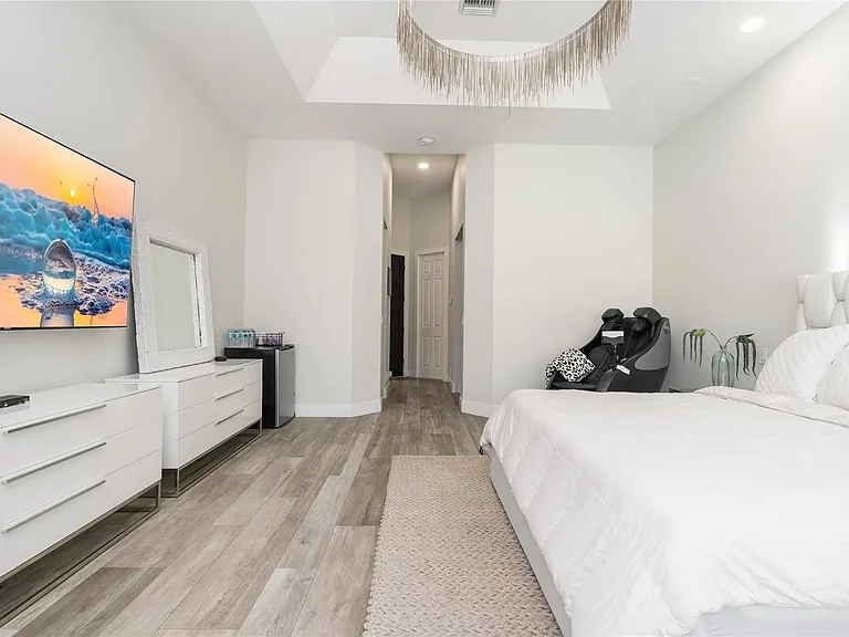 4903 NW 101st Ave — Photo 36