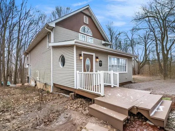 9242 Kelly Hwy, Vermontville, MI 49096