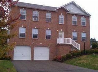 102 Aspen Dr, Beaver, PA 15009