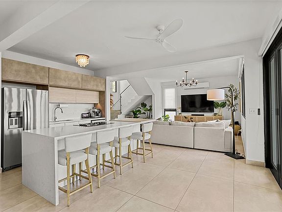 4th image of 111 Granada