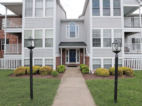 2nd image of 10213 Wolfe Manor Ct