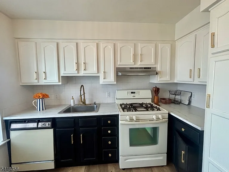 702 Pinehurst Ct #7 — Photo 9