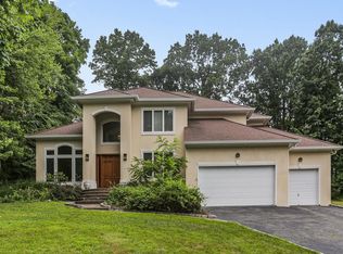 16 Wyche Way, Ossining, NY