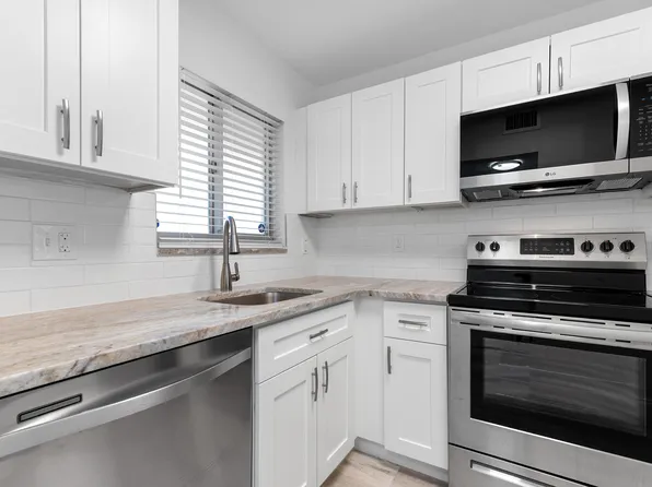 8000 Sunrise Lakes Drive E #112, Sunrise, FL 33322