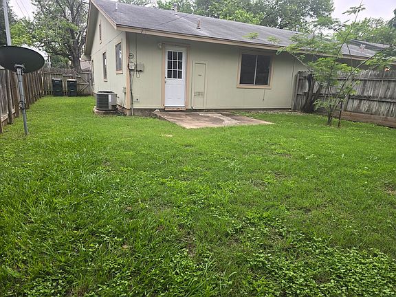 3rd image of 420 Vista West Ct #B