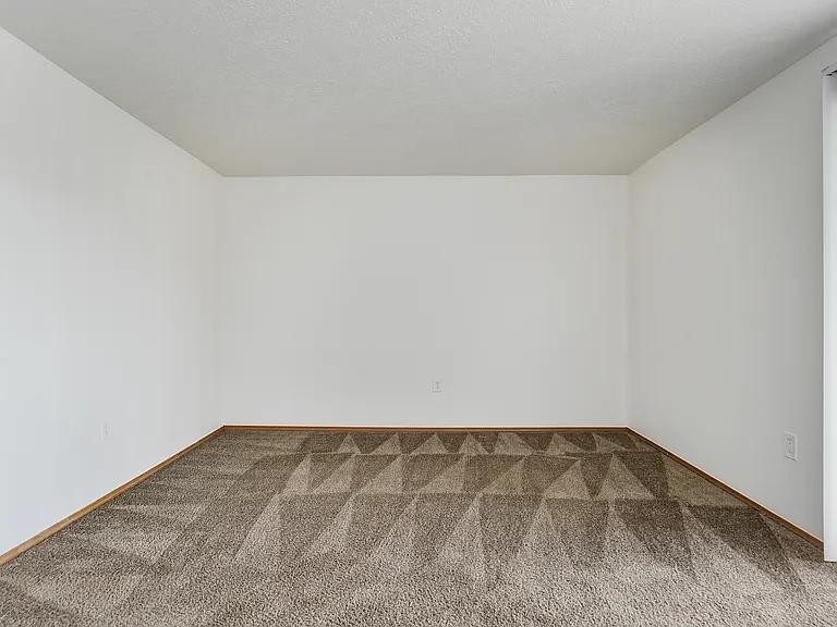Waverly Square Apartments — Photo 22