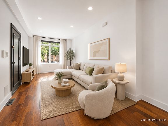 3rd image of 518 Evergreen Ave #A