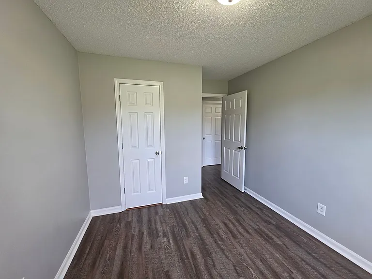 704 Carbondale Dr — Photo 14