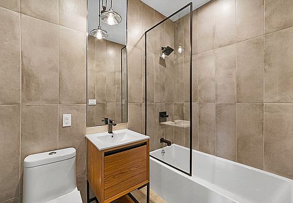 4th image of 73 Columbia St #2D