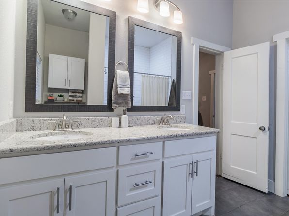Additional property image - 206 S Winnetka Ave, Dallas, TX 75208