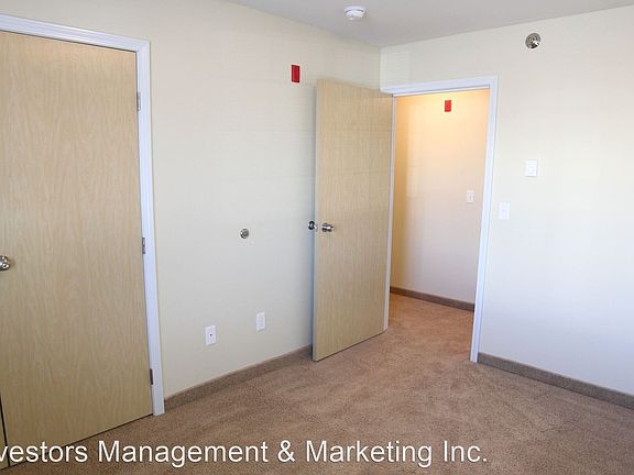 5th image of 3941 Gardenview Dr APT 304