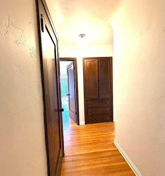 2342 Selby Ave — Photo 21