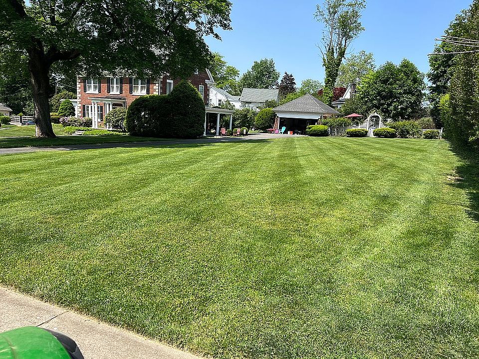 2nd image of 680 Hillcrest Blvd