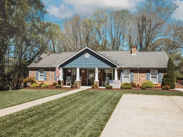 120 Parkmoor Ct, Danville, VA 24541