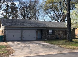 2608 E 19th St, Russellville, AR 72802