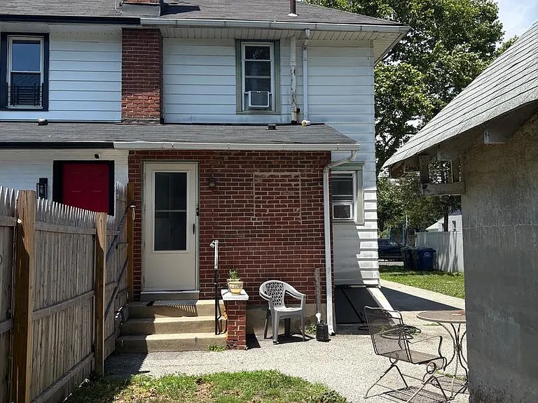 314 W 4th St — Photo 1